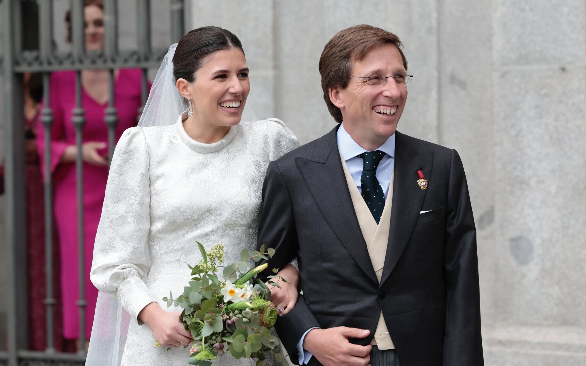 La polémica retransmisión de la boda de Almeida en Telemadrid: "Le voy a regalar este programa como recuerdo"