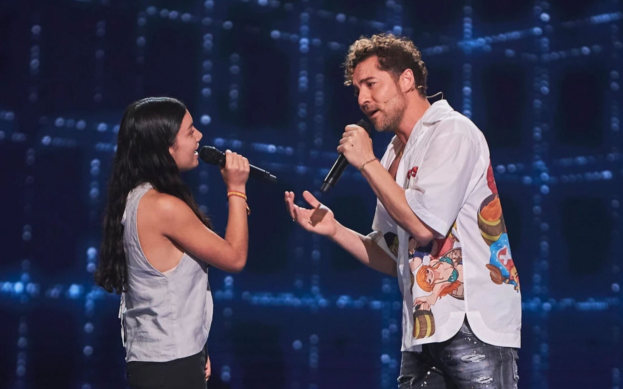 'La Voz Kids' (16,3%) repite líder y el cine de Cuatro (8,2%) supera a 'Adivina qué hago', que cae al 6,5%