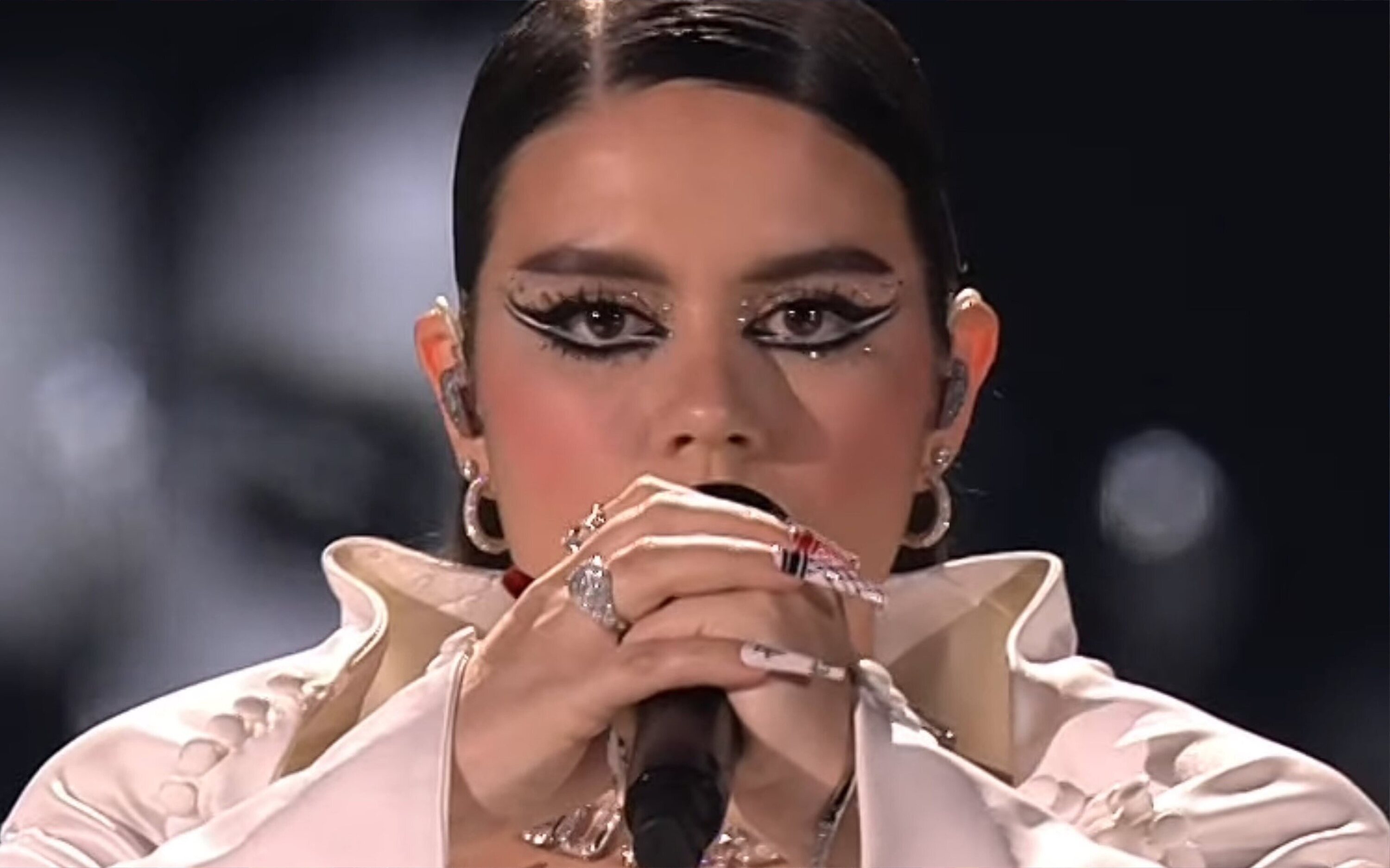 Eurovisión 2024 censura la actuación de Portugal por las uñas de Iolanda  con motivos palestinos - FormulaTV