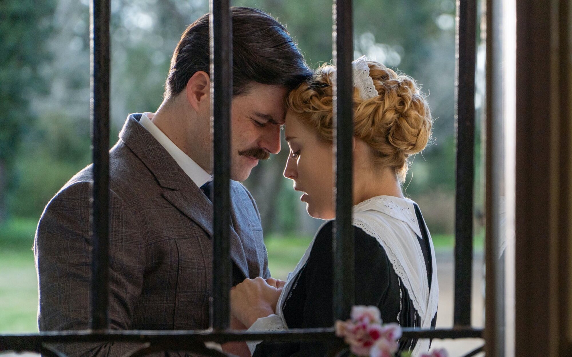 'La promesa' anuncia un salto temporal que trastoca todas las tramas y hace desaparecer a Manuel y Curro