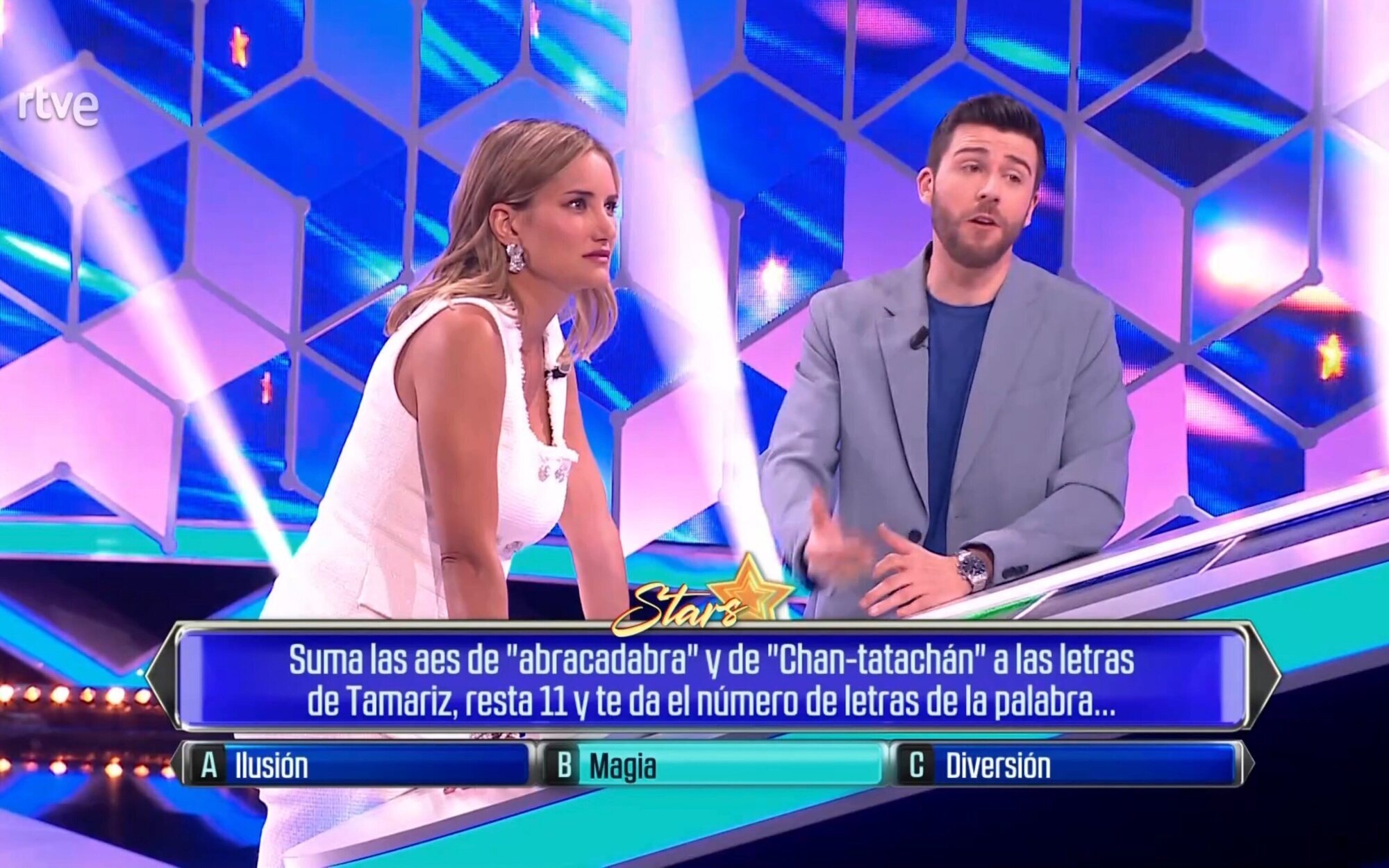 El momento viral de Alba Carrillo en 'El cazador Stars', que acierta la respuesta sin entender la pregunta