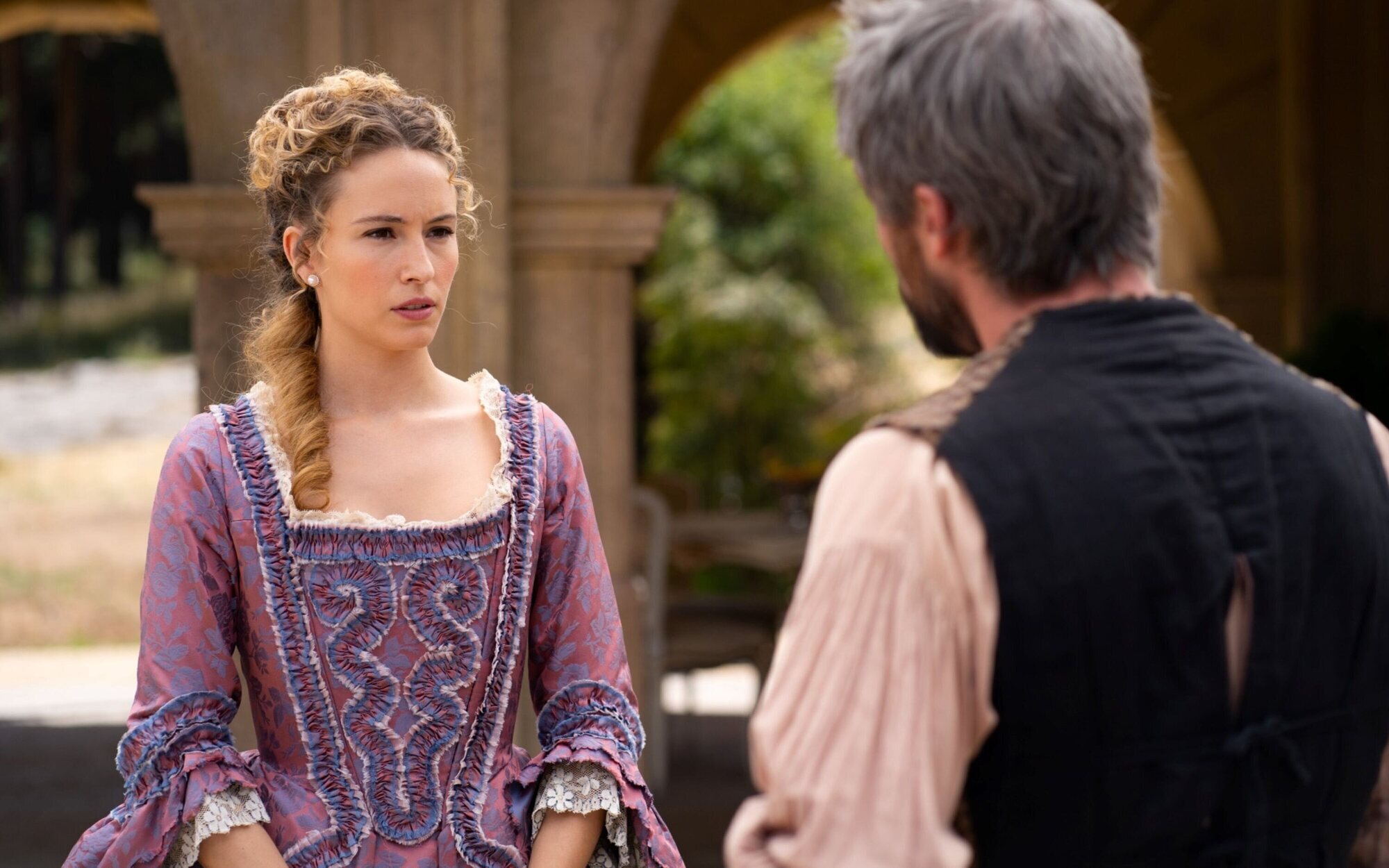 'Valle Salvaje' buscará impedir el embarazo de Irene y Julio intentará mudarse a la casa pequeña 