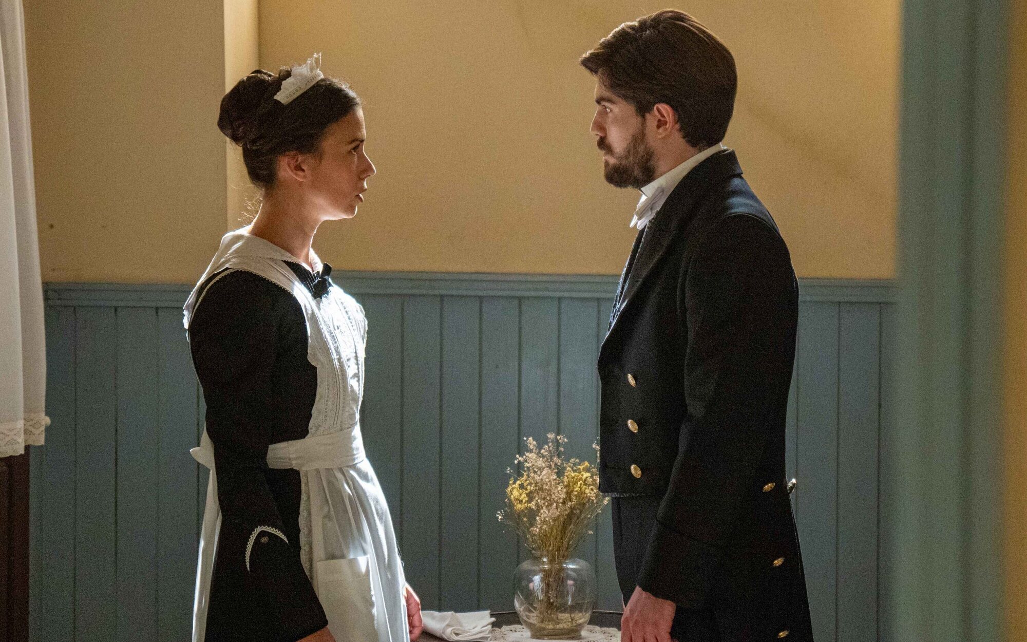 'La promesa' hará un macabro descubrimiento y planeará una boda de conveniencia para Curro