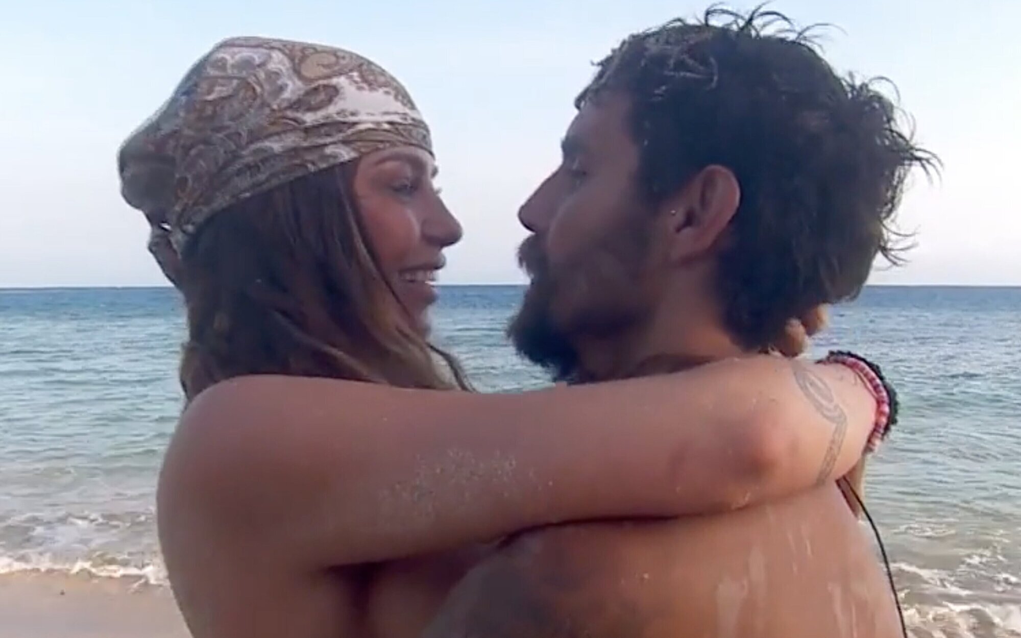 'Supervivientes' enturbia el amoroso encuentro de Manuel y Gabriella con una tercera persona