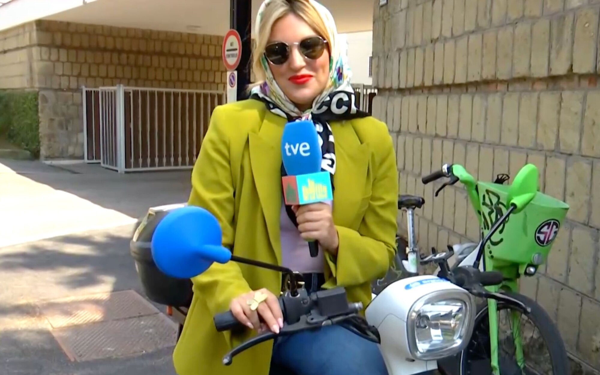 'La familia de la tele' reacciona a las críticas del Consejo de Informativos con su apoyo a Marta Riesco