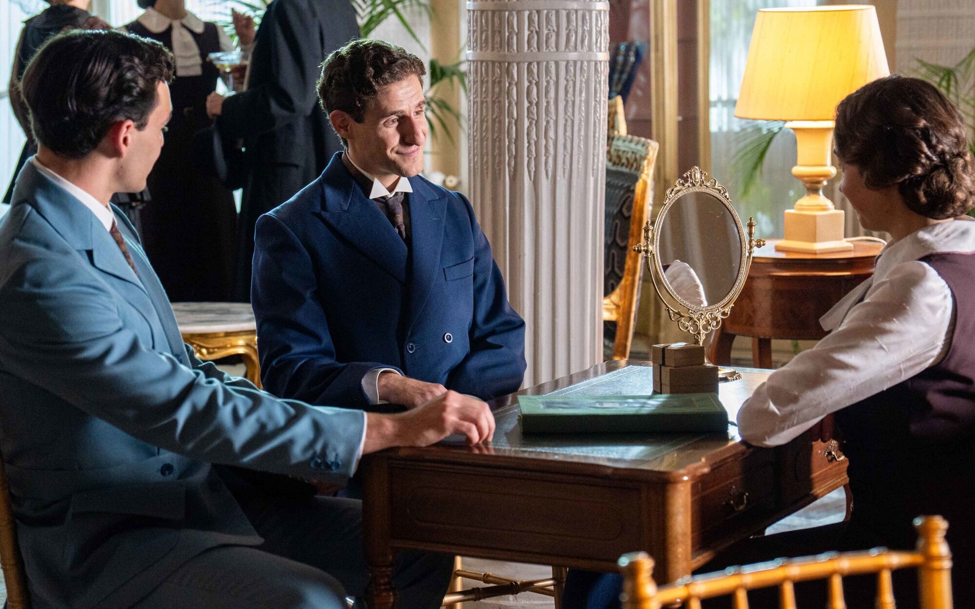 'La promesa' hará un descubrimiento relacionado con Cruz y vivirá una visita inesperada