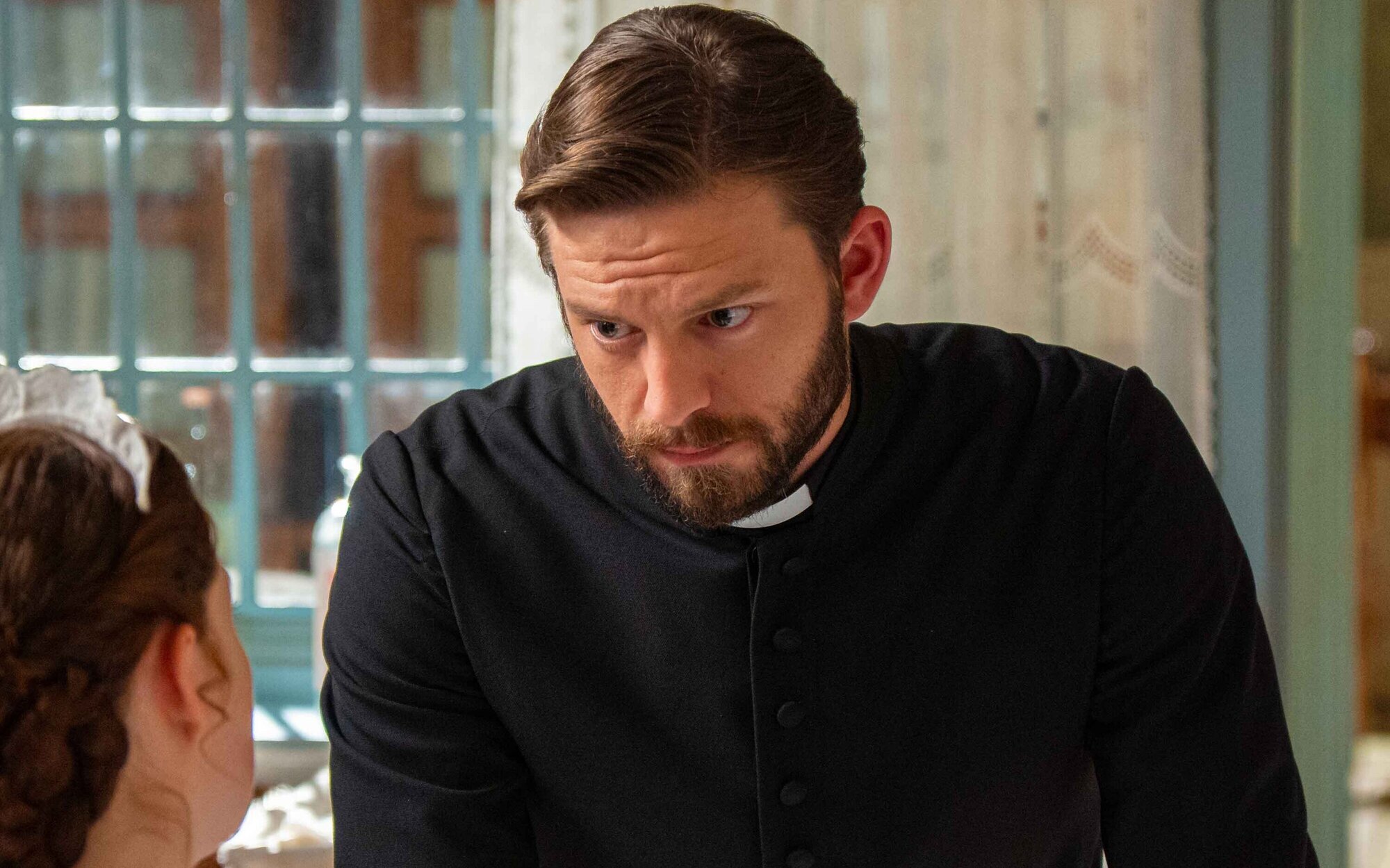 'La promesa' destapará la mentira de Toño y acercará a Rómulo y Emilia