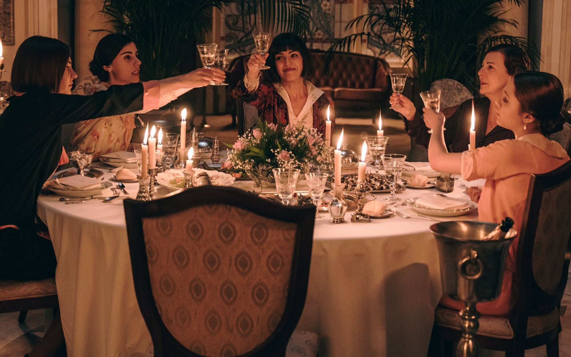 'La Favorita 1922' anuncia su salto a Netflix junto a una serie olvidada de Telecinco
