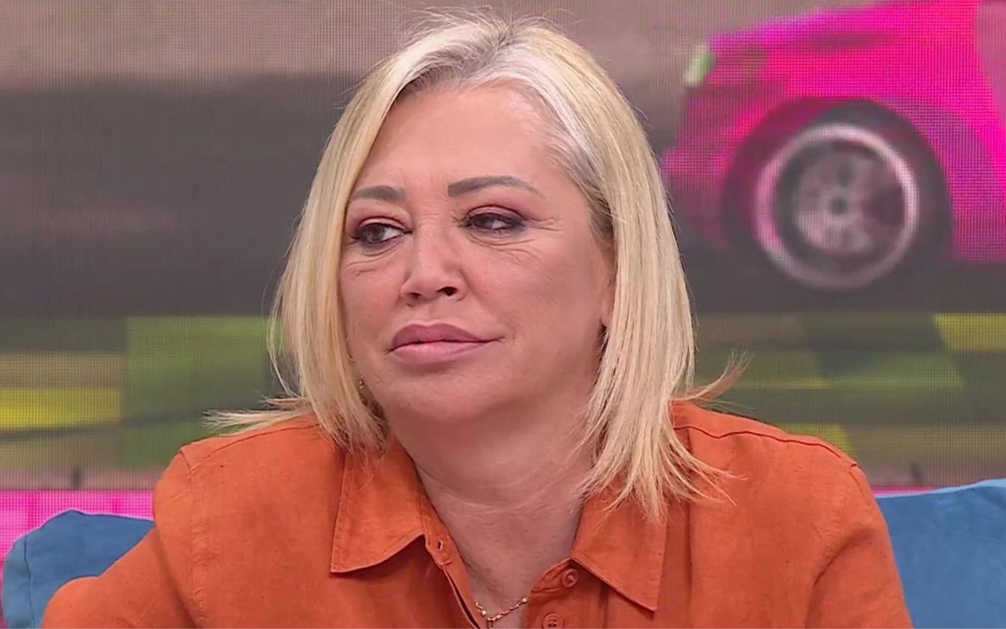 Belén Esteban carga contra 'Socialité' por la orden de Telecinco de no grabarles en photocalls: "Qué injusto"