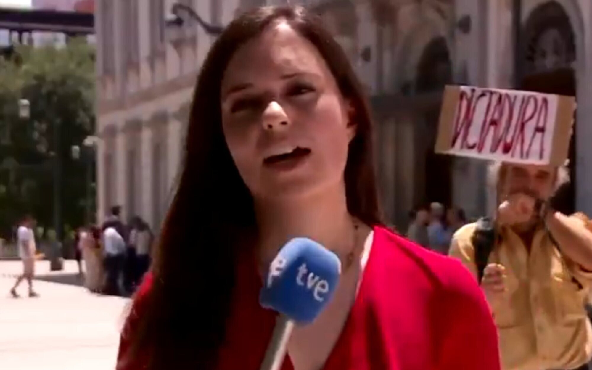 El presidente de RTVE denuncia el "acoso" y las "agresiones" a reporteros: "Es inaceptable"