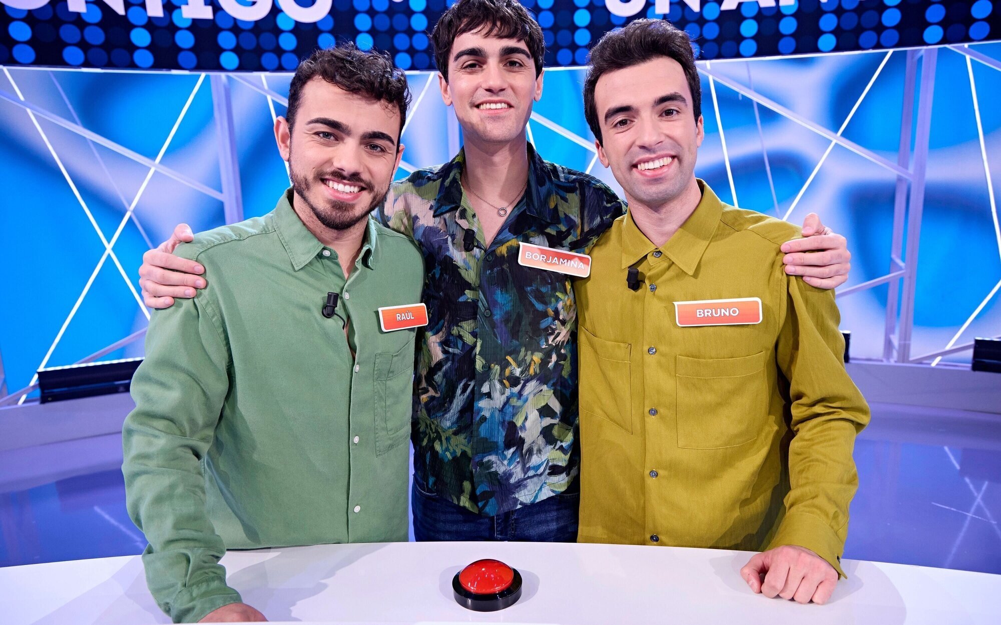 Los Mozos de Arousa se convierten en presentadores tras su salida de 'Reacción en cadena'