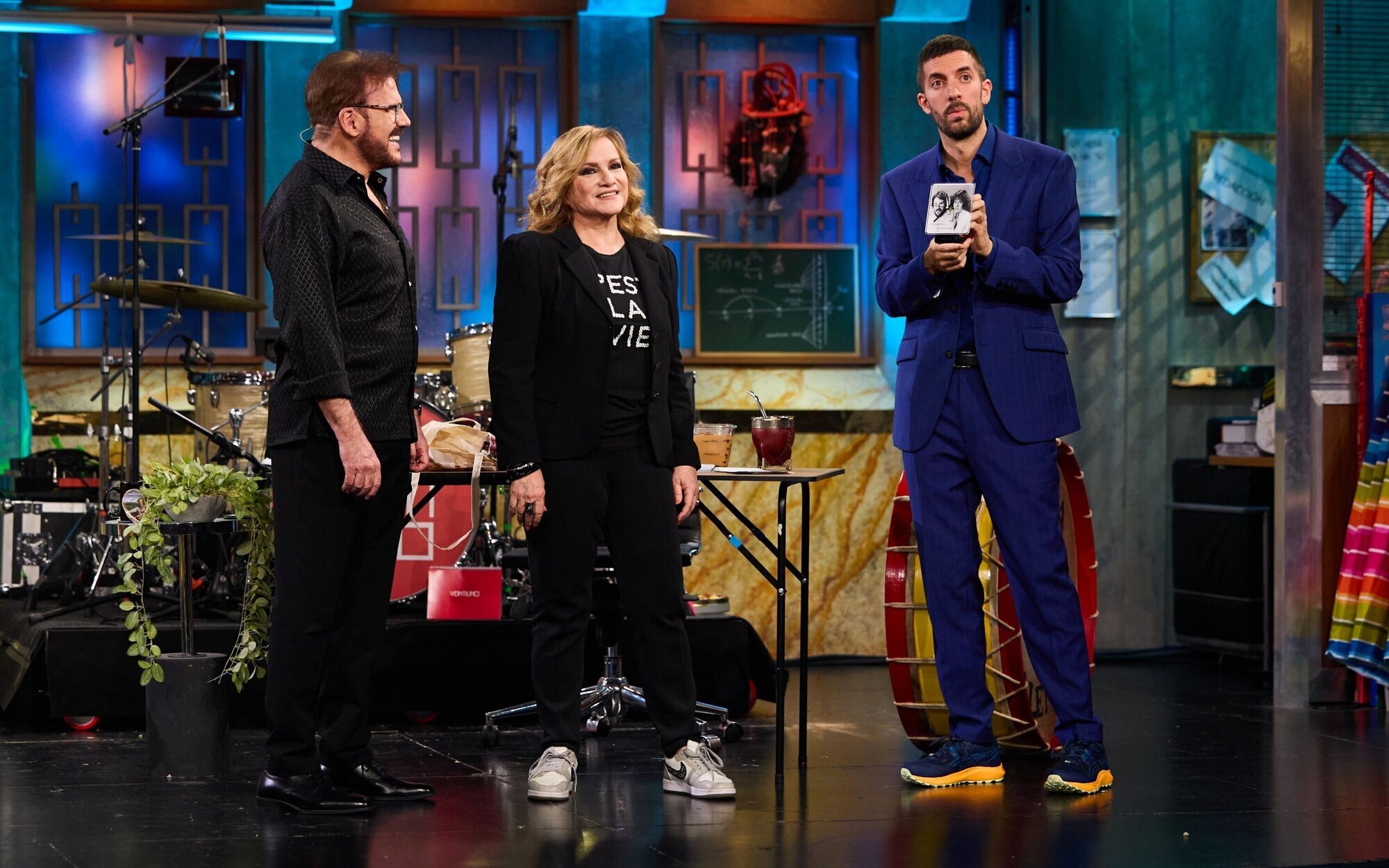 Lucía Galán (Pimpinela) planta cara a Broncano con las preguntas clásicas: "No vas a saber qué dinero tengo"