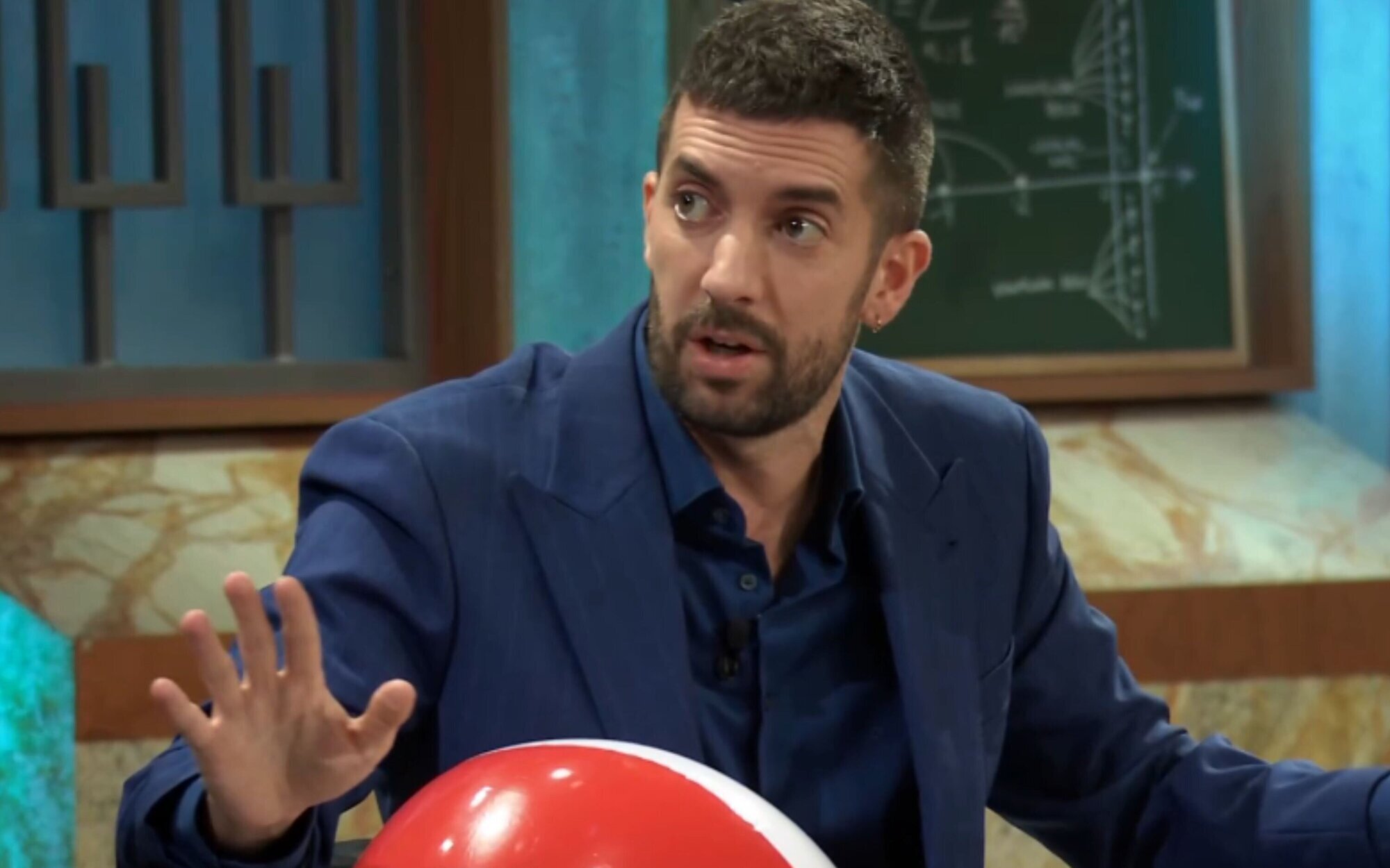 Caos en 'La revuelta': Broncano le da la vuelta a las grabaciones y cambia el orden de emisión