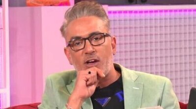 El toque de Kiko Hernández al conectar en directo con el equipo de 'La familia de la tele'