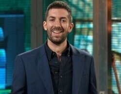 Broncano, sorprendido por una espectadora dormida en 'La revuelta': "Tremenda siesta se ha pegado la tía"