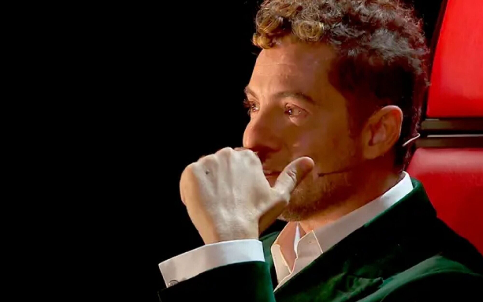 David Bisbal rompe a llorar en la final de 'La Voz Kids' al recibir un homenaje sorpresa 