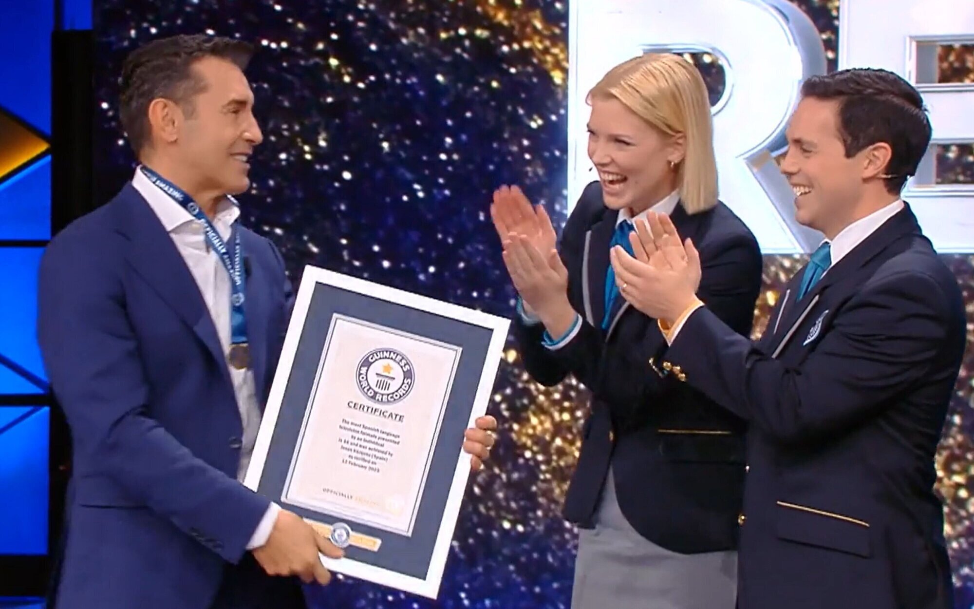 Jesús Vázquez se emociona al recibir su propio Récord Guinness por sorpresa en directo: "Esto no me lo esperaba"