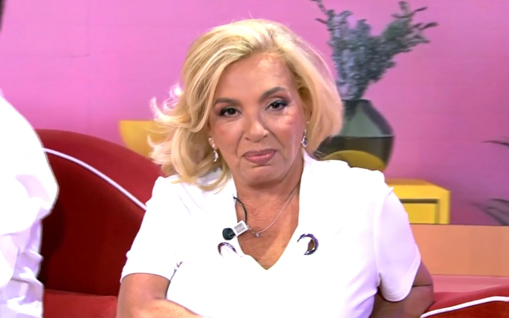 Carmen Borrego estalla tras ser acusada de estafar a la audiencia en 'Tardear': "Que os den, me voy"