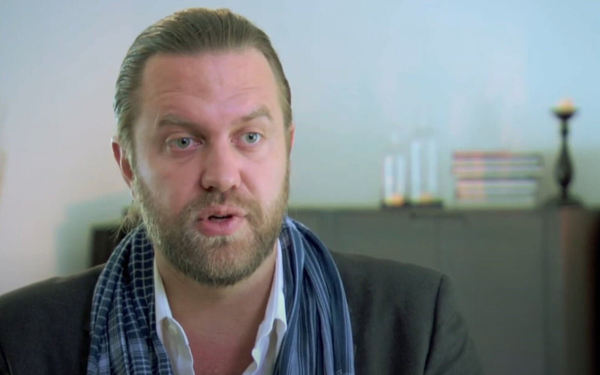 Carl Rinsch, en la ruina después de estafarle 72 millones a Netflix por una serie que nunca existió