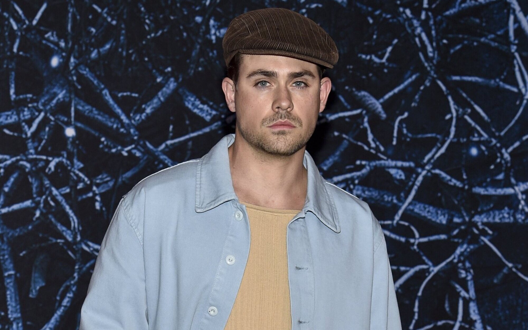 Dacre Montgomery explica por qué se alejó de la actuación tras 'Stranger Things'