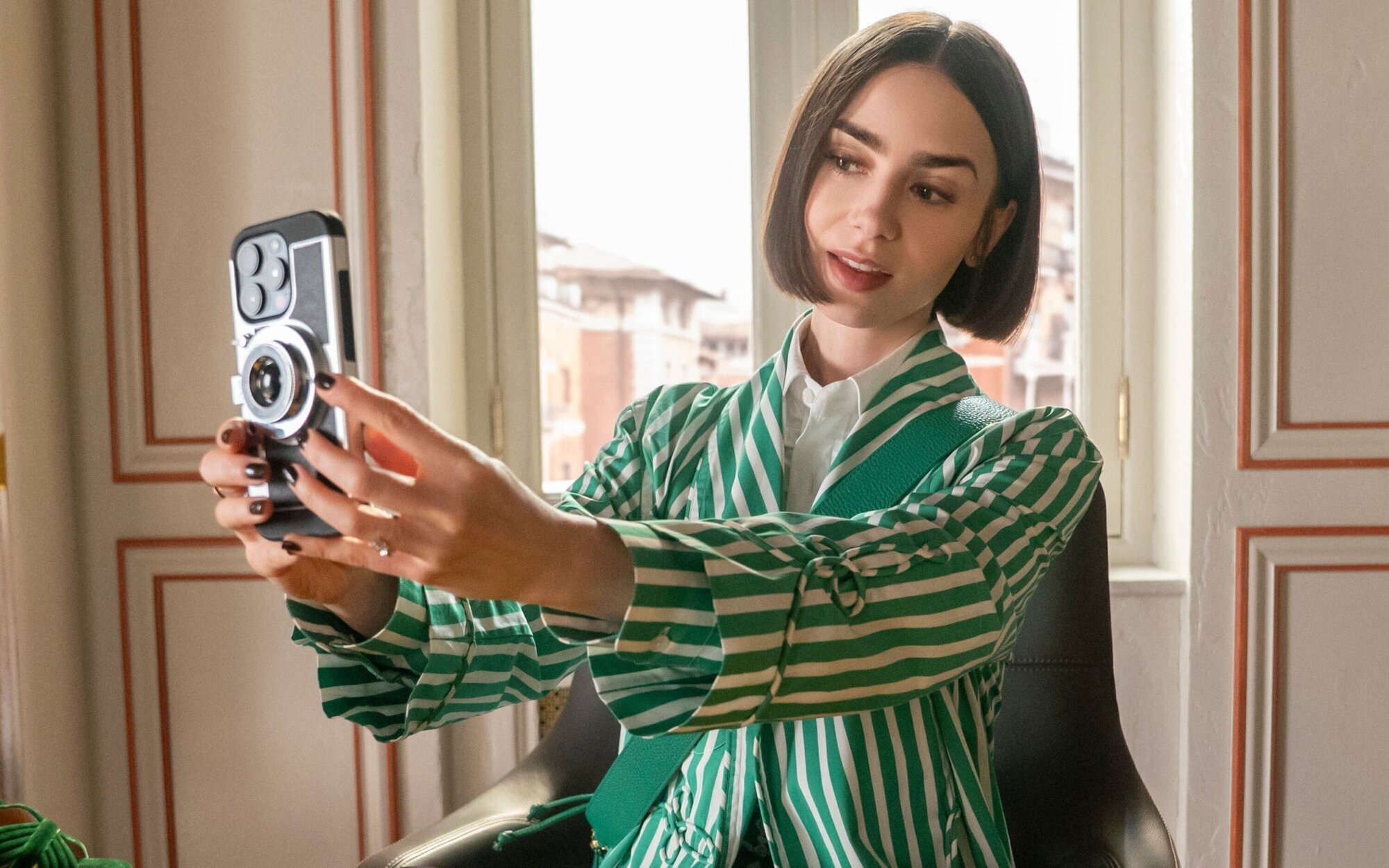 Muere Diego Borella, asistente de dirección de 'Emily en París', tras desplomarse durante el rodaje en Venecia