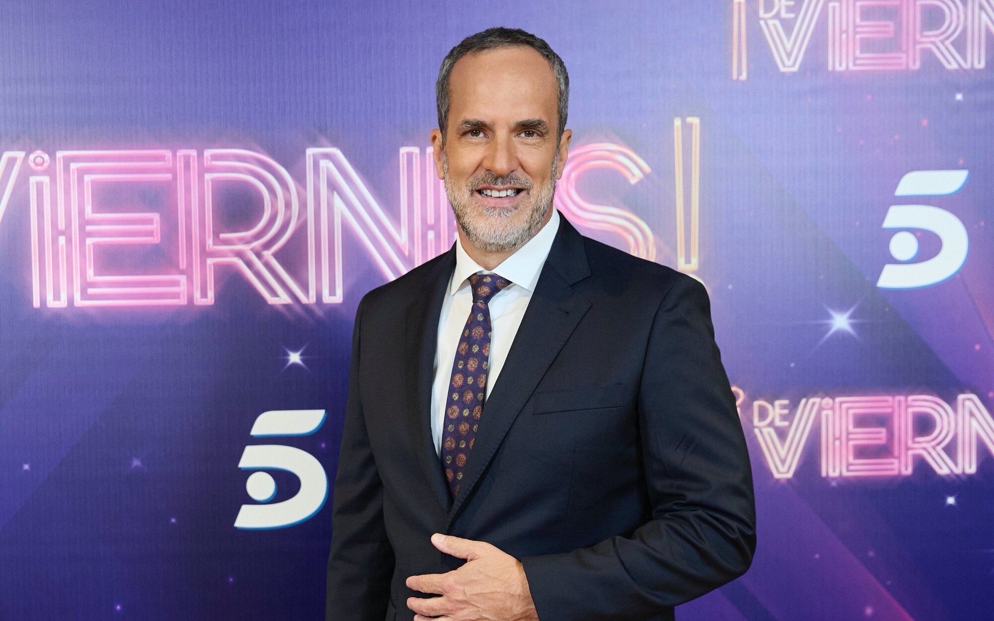 Telecinco resucita el espíritu de 'Hormigas blancas' con Santi Acosta en 'El precio de...'
