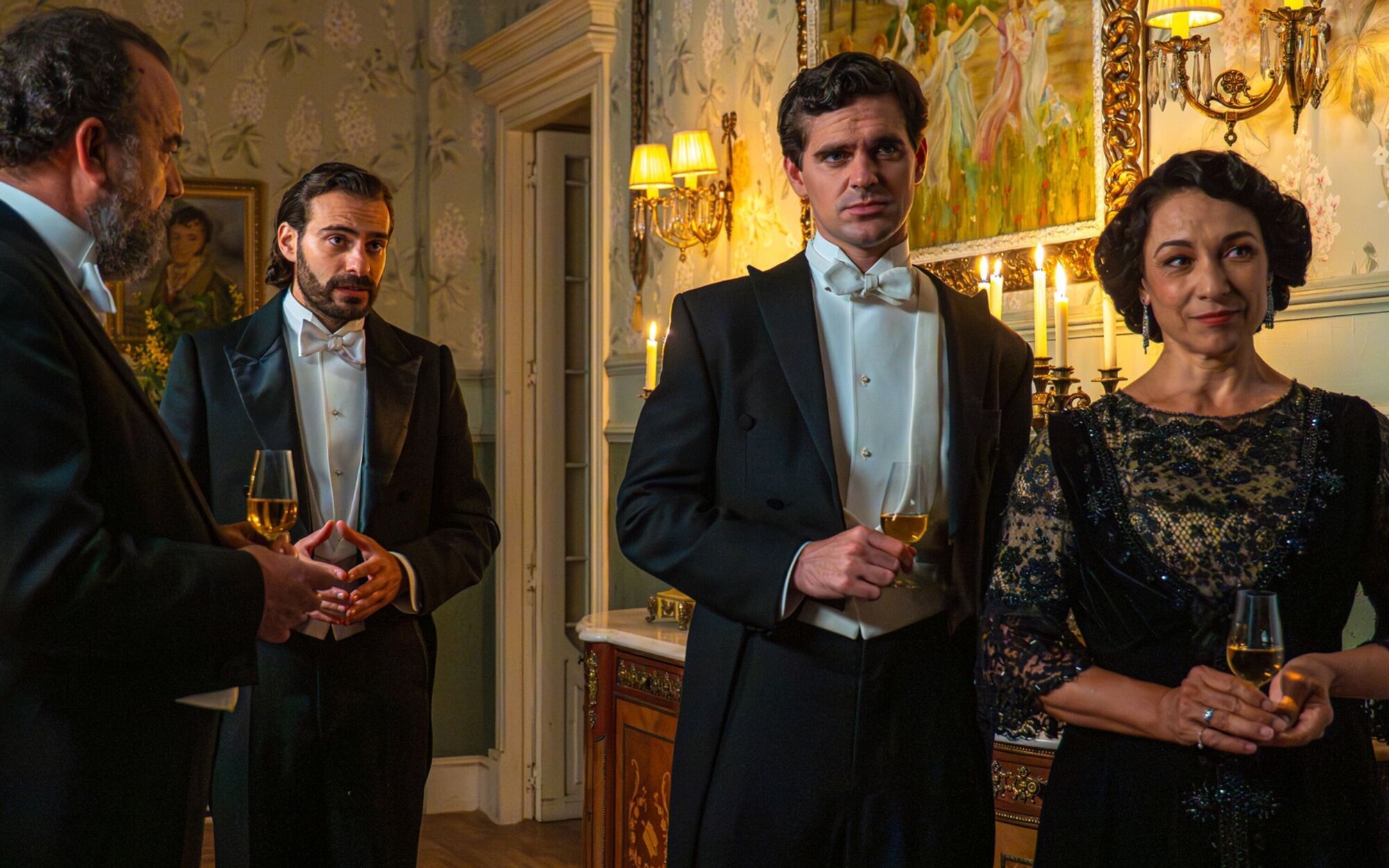 'La promesa' convertirá a Adriano en pieza clave de su negociación y planeará la huida de Ángela y Curro