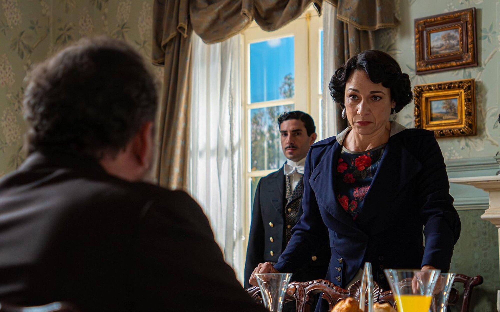 'La promesa' dejará sin opciones a los Luján ante el barón y pondrá en jaque el ultimátum de Cristóbal