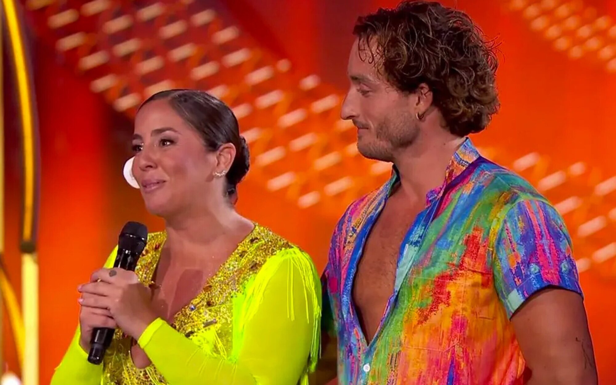 'Bailando con las estrellas' (14,5%) lidera y se lleva por delante a 'Emparejados', que cae a un 8,8%