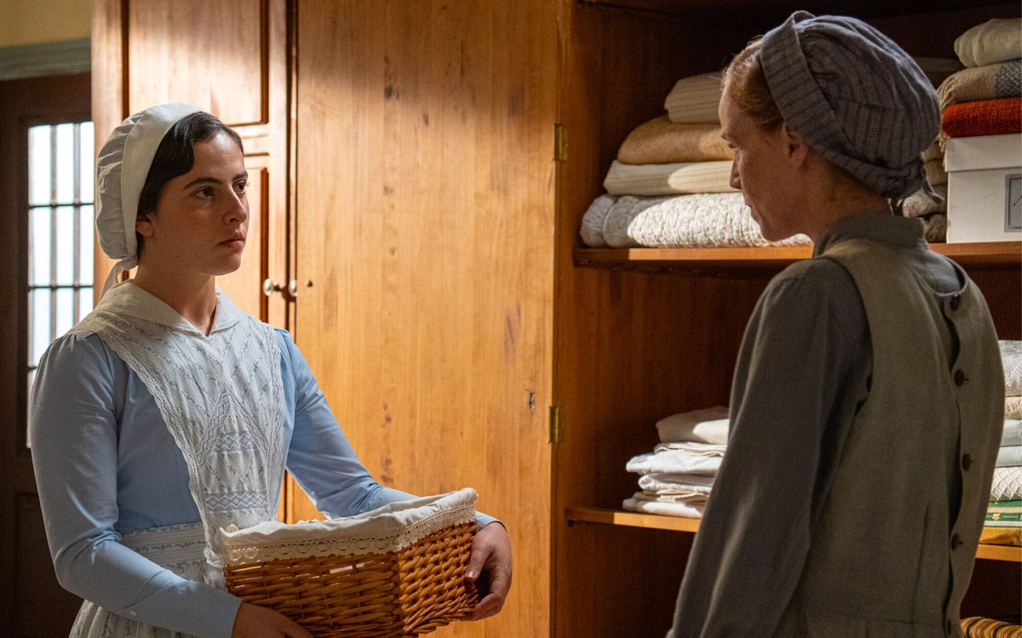 'La promesa' mostrará el rechazo de Vera a sus amigos y Manuel seguirá sospechando de Enora