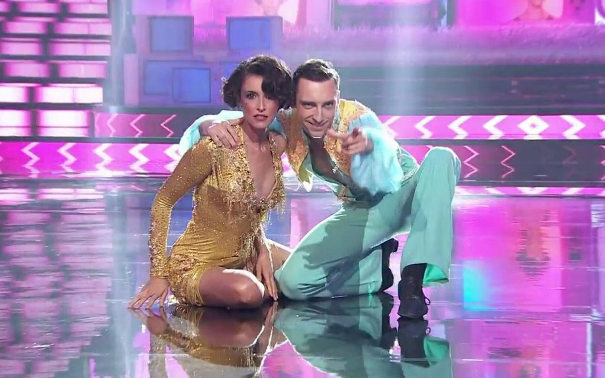 'Bailando con las estrellas' (12,4%) repite líder frente a 'Emparejados' (7,9%) pese a una notable bajada