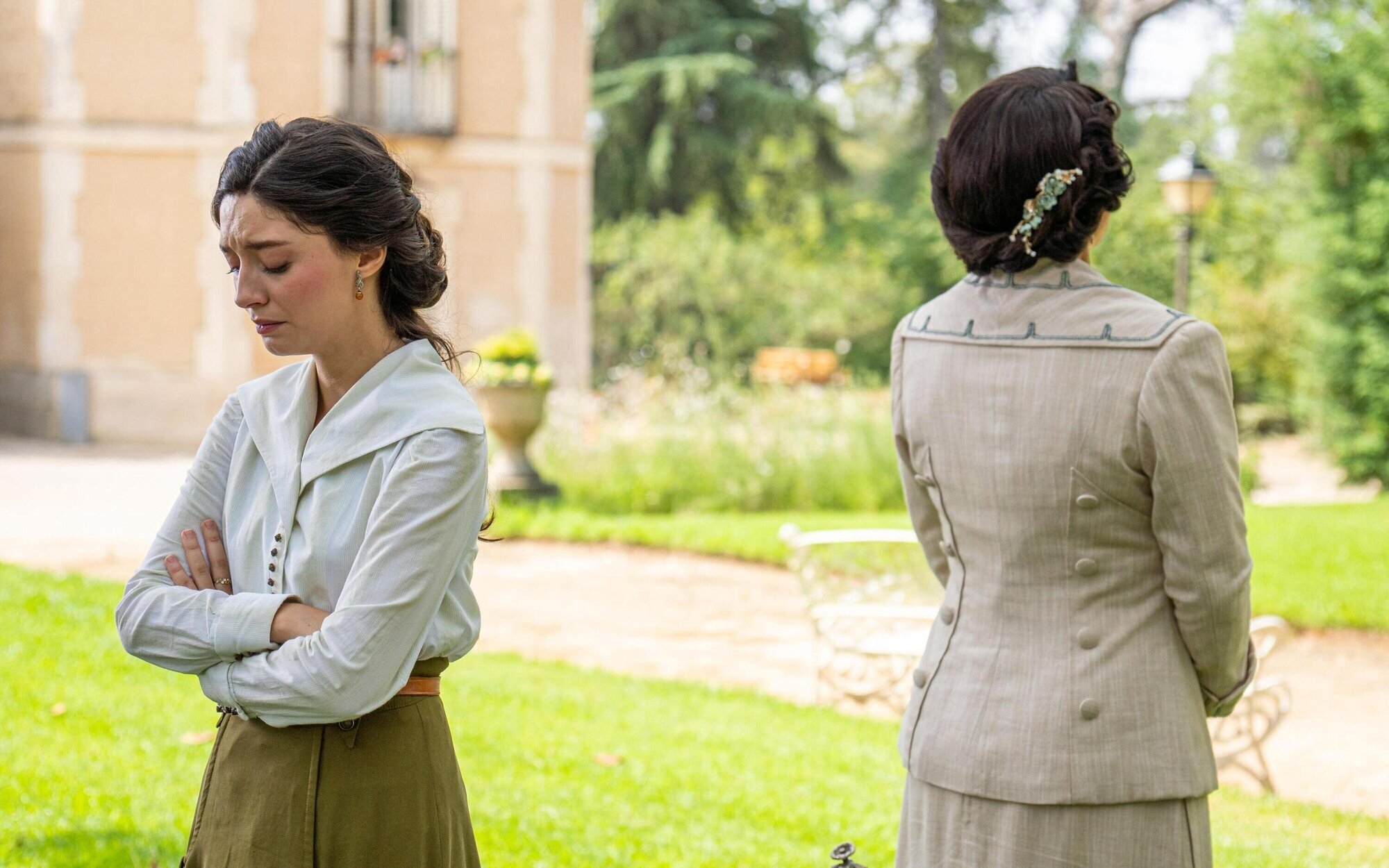 'La promesa' dejará tocada a Ángela tras hablar con Leocadia y pondrá a Curro a los pies de Lorenzo