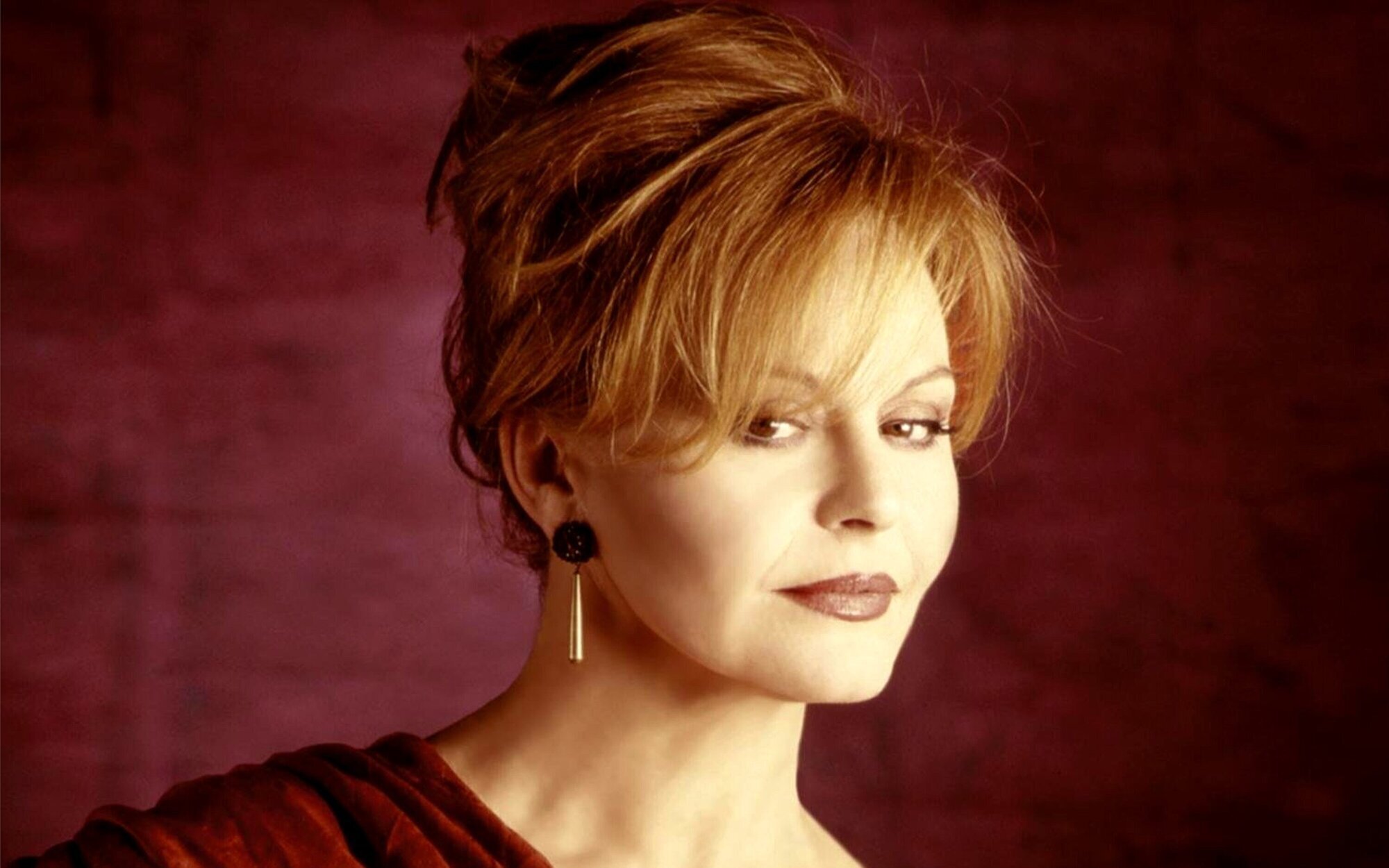 Buendía Estudios y Sony Music preparan una serie y un documental sobre Rocío Dúrcal