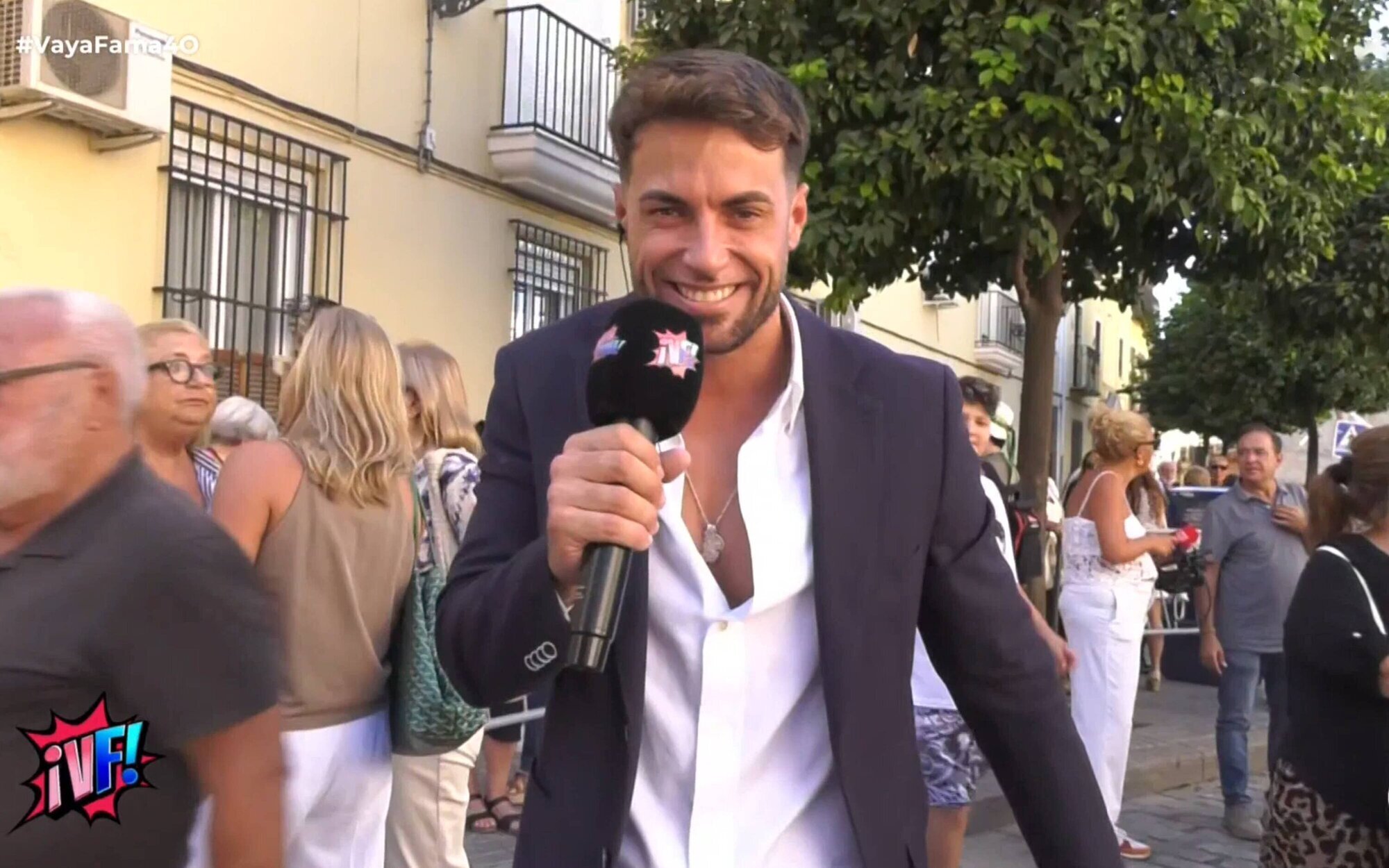 Así ha sido el debut de Montoya como reportero de '¡Vaya fama!', en la boda de Cayetano Martínez de Irujo