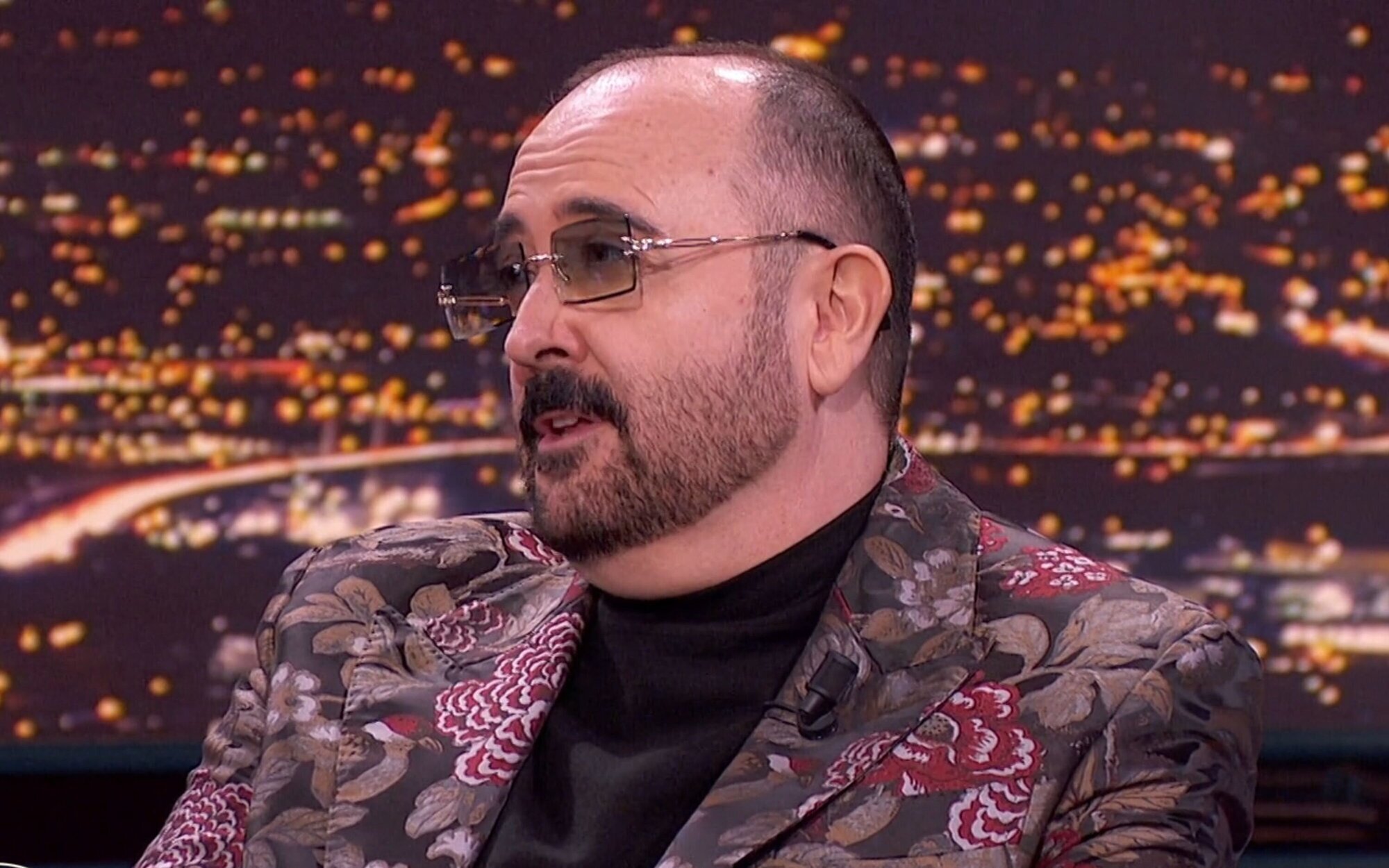 Carlos Areces echa abajo su entrevista en 'Late Xou' con un monólogo de quejas en el tren