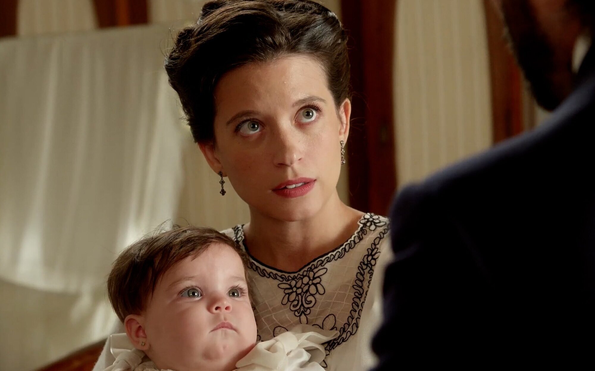 'La promesa' rechazará el plan de boda de Curro y descubrirá la mentira de Enora