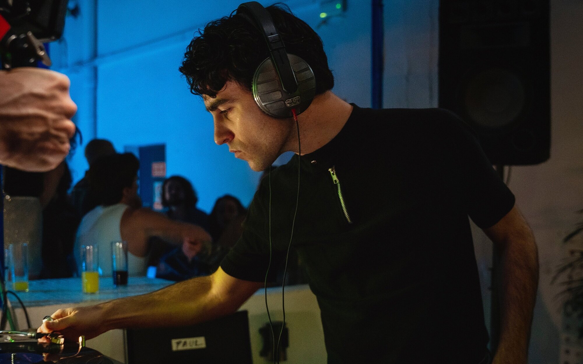 Crítica de 'La Ruta. Vol. 2: Ibiza', un laberinto de reflejos que se mira en el espejo de 'El padrino'