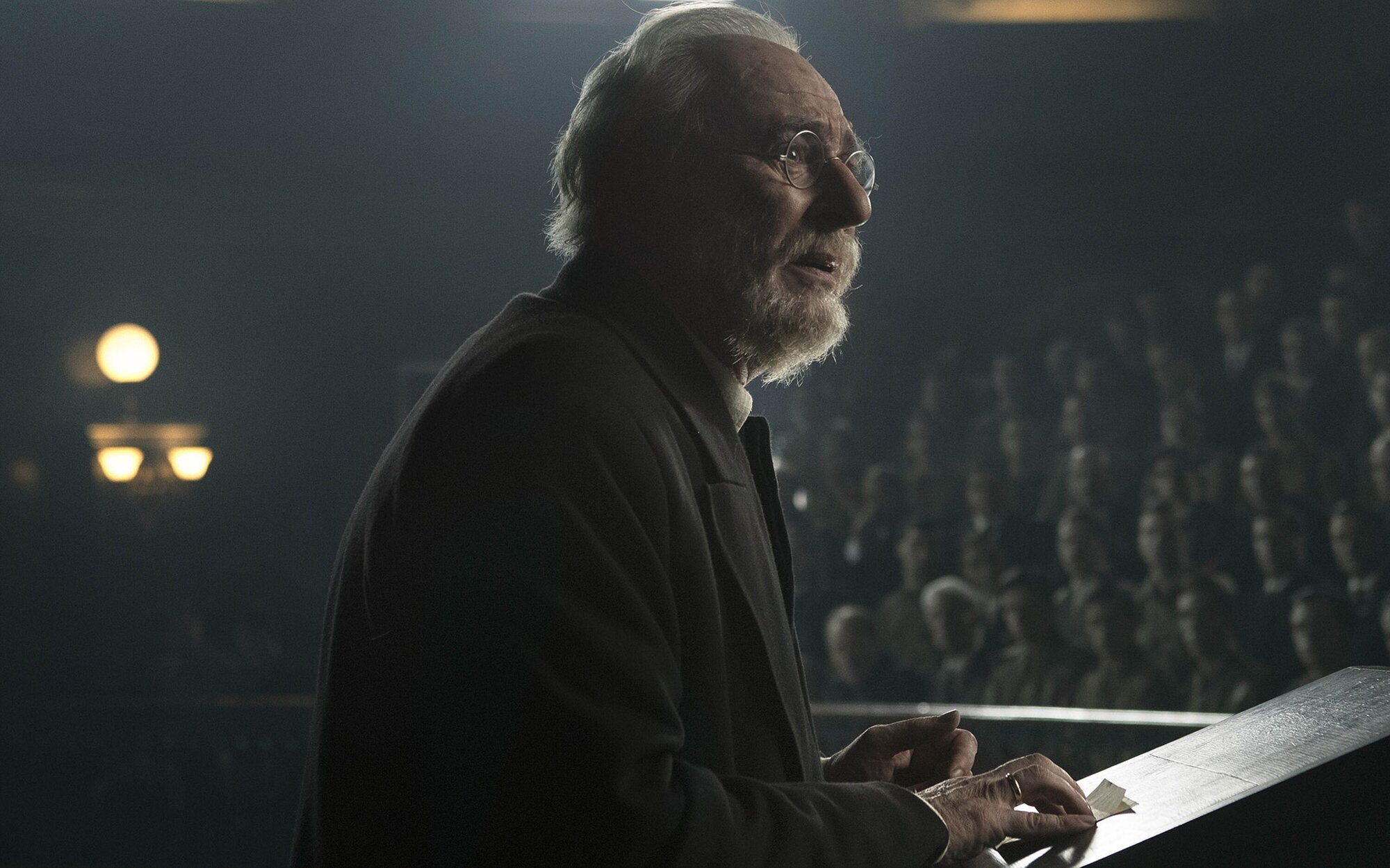 'Mientras dure la guerra' (16,2%) arrasa ante el debate de 'GH' (10,7%), que crece con las 'Tentaciones' (9%)