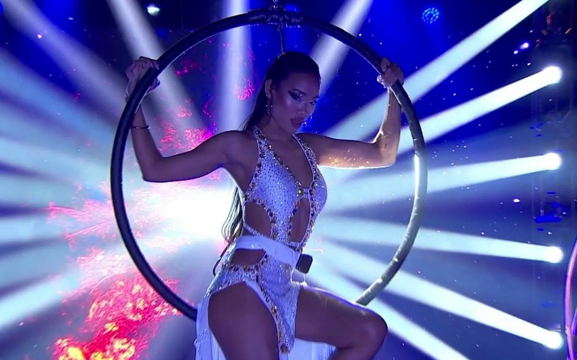 'Bailando con las estrellas' (14%) no se amedrenta en su final ante 'La ruleta' (11,6%) y 'La frontera' (9,6%)