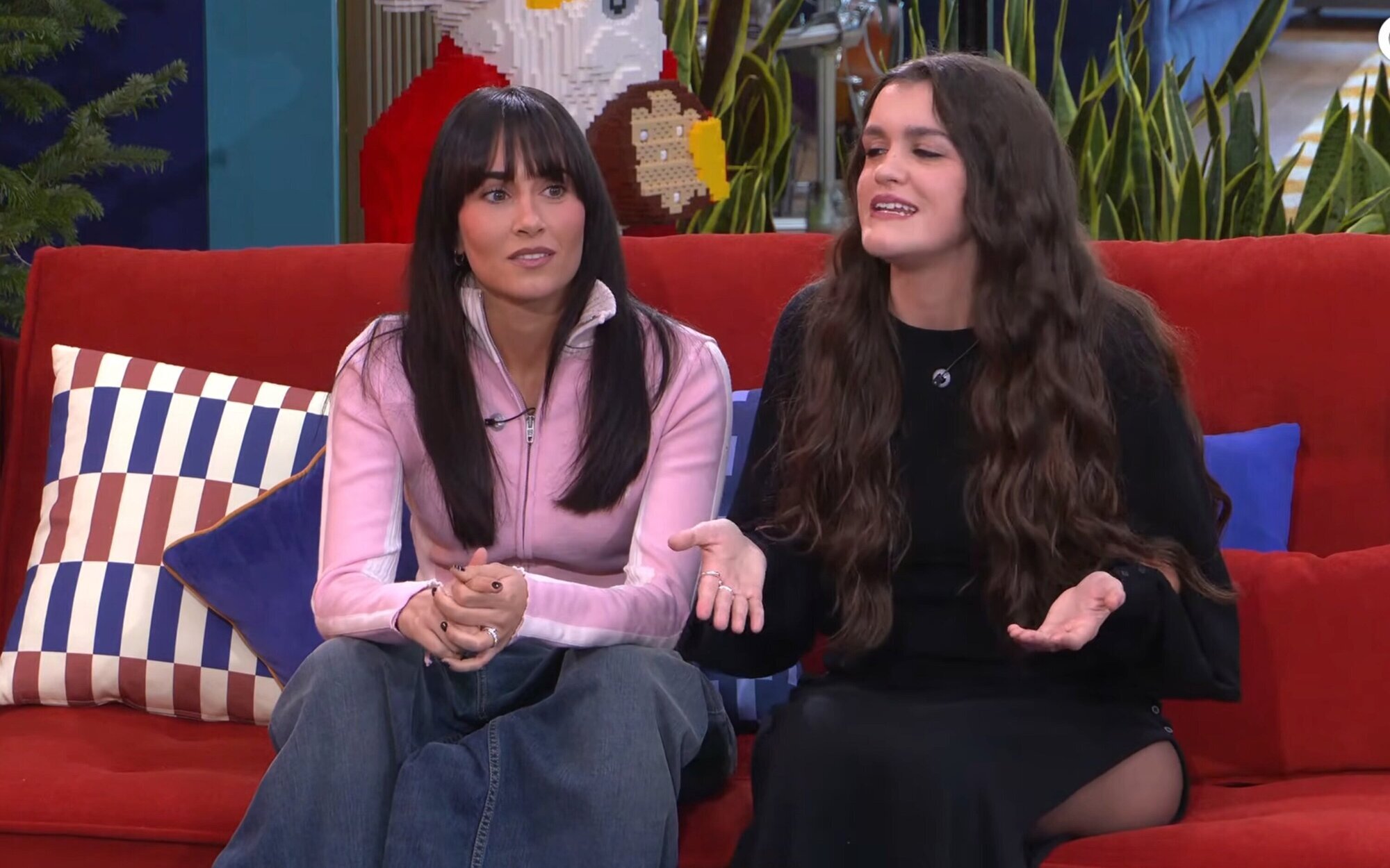 Amaia y Aitana hacen historia en 'OT 2025' con su visita: "Nos hemos tenido envidia"