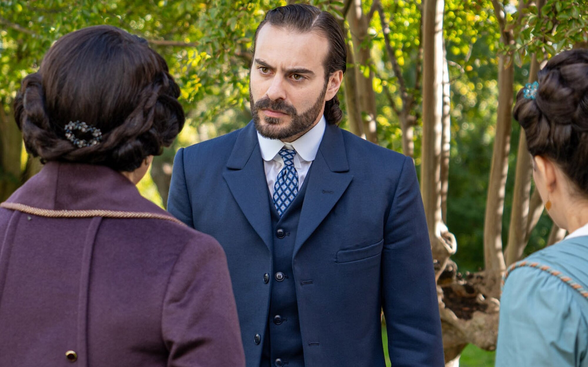 'La promesa' incomodará al servicio y Manuel intentará evitar la boda de Lorenzo y Ángela