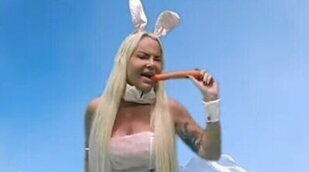 Leticia Sabater es "La conejita de Papá Noel" en su nuevo villancico y le pide un "buen rabo gordito y peludo"