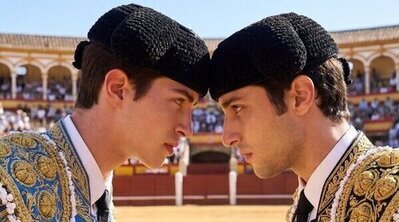 Telecinco prepara 'Dos orejas y un rabo', el remake español de 'Heated Rivalry' ambientado en el toreo