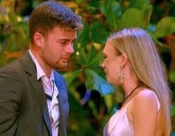 La hoguera final de 'La isla de las tentaciones 9' dinamita la relación de Darío y Almudena: "No soy feliz"