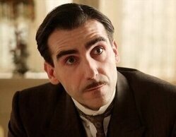 'La promesa' fingirá un beso de María Fernández y Carlo y Ángela irá con Lorenzo a la fiesta