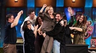 La loca visita del reparto de 'Aída y vuelta' a 'La revuelta', con anécdotas de mocos y una tarta de marihuana