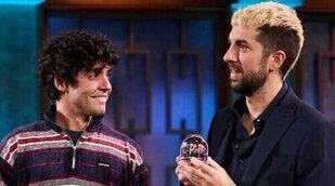 Javier Ambrossi tiene una cita fallida con uno del público de 'La revuelta' y explica su ruptura con Calvo