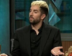 David Broncano hace publicidad gratis a Atresplayer en 'La revuelta' promocionando contenidos y el buen precio