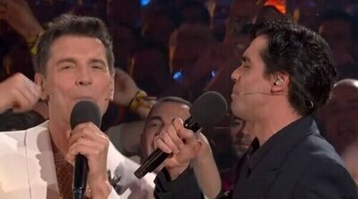 Jesús Vázquez retoma su faceta de cantante en el Benidorm Fest 2026: Así ha interpretado 'Y yo te besé'