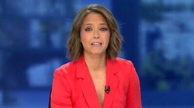 María Casado se salta el guión en 'Informativos Telecinco' y felicita por sorpresa a una reportera